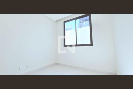 Quarto 2 de casa à venda com 3 quartos, 100m² em Jardim Imperial, Lagoa Santa