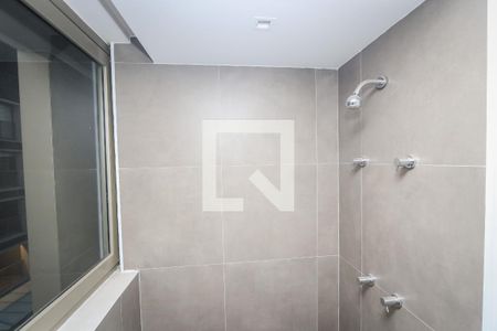 Banheiro  de kitnet/studio à venda com 1 quarto, 58m² em Jardins, São Paulo