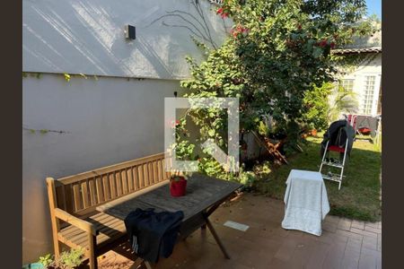 Casa à venda com 3 quartos, 199m² em Vila Cordeiro, São Paulo