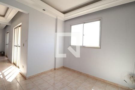 Sala de TV de apartamento para alugar com 3 quartos, 140m² em Presidente Roosevelt, Uberlândia