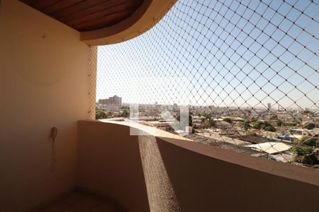 Sacada da Sala de TV de apartamento para alugar com 3 quartos, 140m² em Presidente Roosevelt, Uberlândia