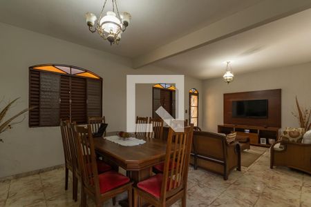 Sala de casa à venda com 3 quartos, 360m² em Etelvina Carneiro, Belo Horizonte
