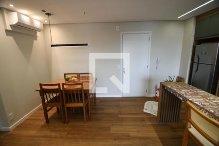 Sala de apartamento à venda com 2 quartos, 58m² em Nova Campinas, Campinas