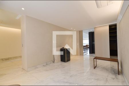 Sala de TV de apartamento à venda com 3 quartos, 256197m² em Funcionários, Belo Horizonte