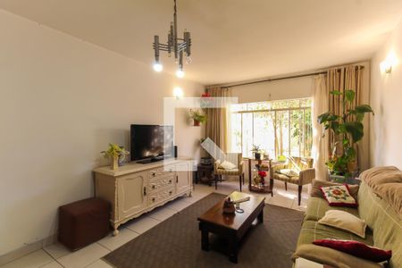 Sala de casa à venda com 2 quartos, 140m² em Vila Bertioga, São Paulo