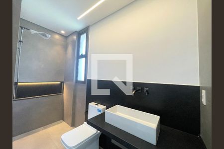 Banheiro da Suíte 1 de apartamento à venda com 3 quartos, 220m² em Funcionários, Belo Horizonte