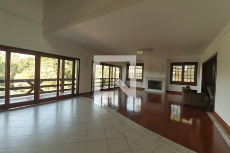 Sala de casa de condomínio para alugar com 6 quartos, 1200m² em Ivoturucaia, Jundiaí