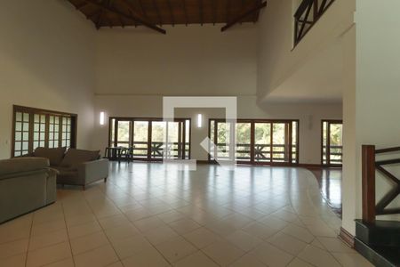 Sala de casa de condomínio para alugar com 6 quartos, 1200m² em Ivoturucaia, Jundiaí