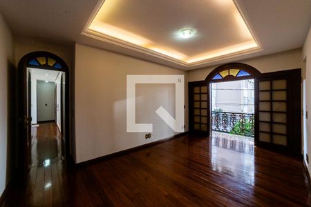 Suíte 1 de casa para alugar com 8 quartos, 360m² em Santo Antônio, Belo Horizonte