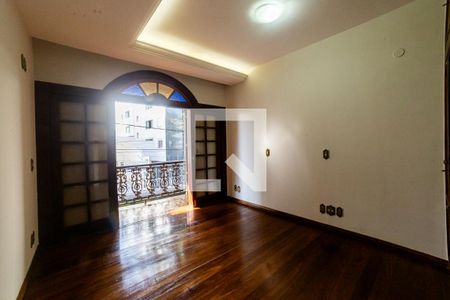 Quarto 1 de casa para alugar com 8 quartos, 360m² em Santo Antônio, Belo Horizonte