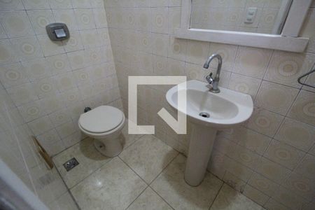 Lavabo de casa de condomínio para alugar com 3 quartos, 180m² em Taquara, Rio de Janeiro