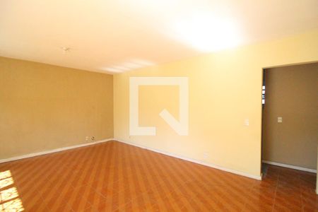 Sala de casa de condomínio para alugar com 3 quartos, 180m² em Taquara, Rio de Janeiro