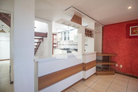 Sala de casa à venda com 4 quartos, 175m² em Cristal, Porto Alegre