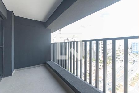 Varanda de kitnet/studio à venda com 1 quarto, 25m² em Brooklin, São Paulo