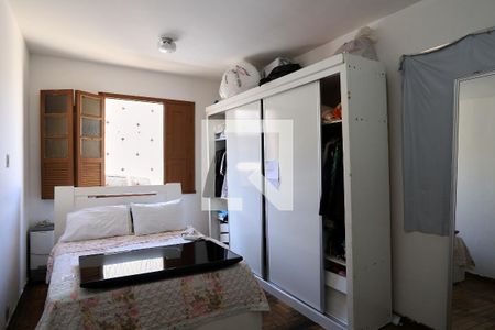 Quarto de casa à venda com 3 quartos, 202m² em Concórdia, Belo Horizonte