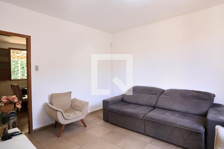 Sala de casa à venda com 3 quartos, 202m² em Concórdia, Belo Horizonte