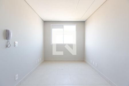 Sala/Cozinha de apartamento para alugar com 2 quartos, 32m² em Vila Carmosina, São Paulo