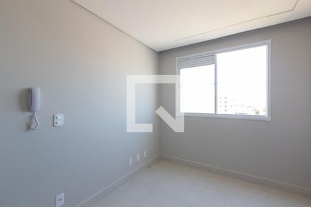 Sala/Cozinha de apartamento para alugar com 2 quartos, 32m² em Vila Carmosina, São Paulo