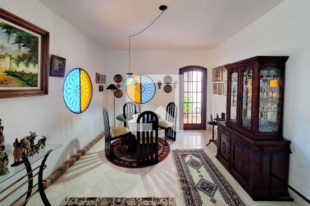 Sala de casa para alugar com 5 quartos, 720m² em Piratininga, Niterói