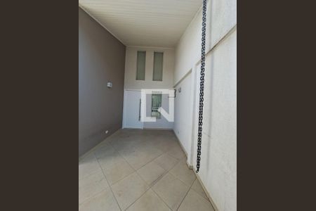 Garagem de casa à venda com 3 quartos, 150m² em Bonfim, Osasco