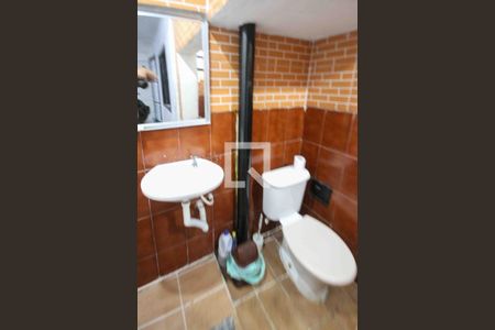 Banheiro casa 01 de casa à venda com 5 quartos, 321m² em Parque Independencia, São Paulo