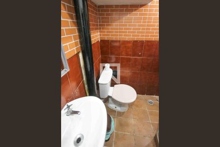 Banheiro casa 01 de casa à venda com 5 quartos, 321m² em Parque Independencia, São Paulo