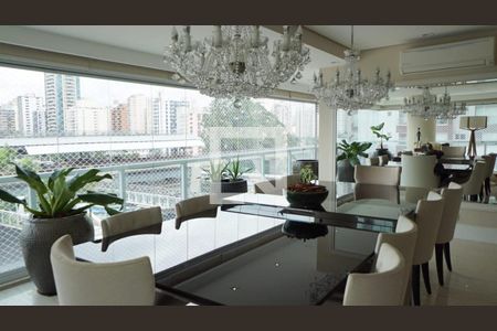 Apartamento para alugar com 3 quartos, 210m² em Campo Belo, São Paulo