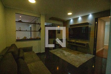 Sala de TV de casa à venda com 5 quartos, 340m² em Brooklin, São Paulo