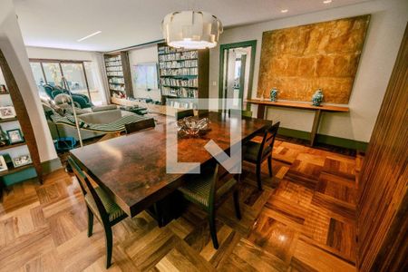 Casa à venda com 4 quartos, 373m² em Alto de Pinheiros, São Paulo