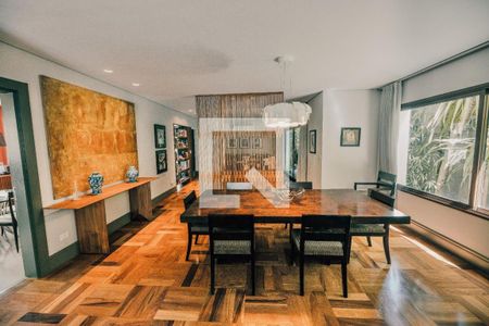 Casa à venda com 4 quartos, 373m² em Alto de Pinheiros, São Paulo