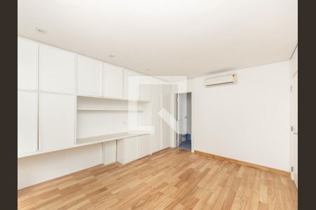 Casa à venda com 4 quartos, 819m² em Vila Nova Conceição, São Paulo
