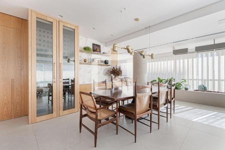 Apartamento à venda com 3 quartos, 243m² em Vila Nova Conceição, São Paulo