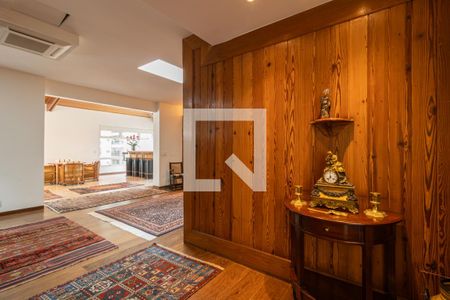 Corredor de apartamento à venda com 3 quartos, 384m² em Itaim Bibi, São Paulo