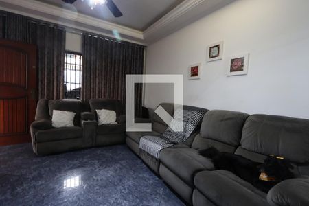 Sala de casa à venda com 3 quartos, 240m² em Vila Graciosa, São Paulo