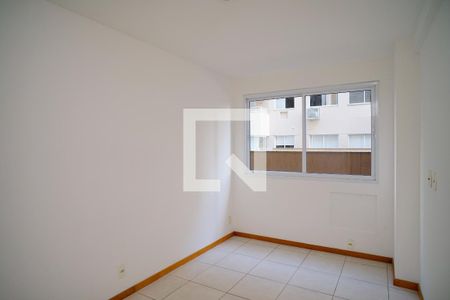 Suíte de apartamento para alugar com 2 quartos, 57m² em Pendotiba, Niterói
