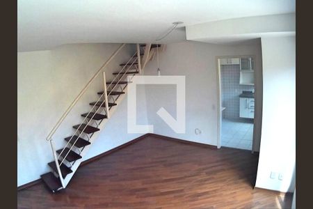 Sala de casa de condomínio à venda com 2 quartos, 109m² em Vila Anglo Brasileira, São Paulo