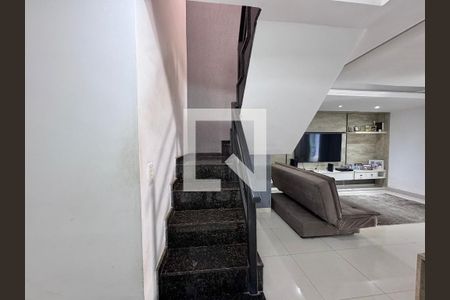 Sala de casa de condomínio para alugar com 3 quartos, 160m² em Vargem Pequena, Rio de Janeiro