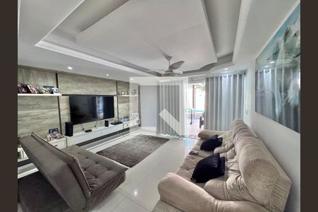 Sala de casa de condomínio para alugar com 3 quartos, 160m² em Vargem Pequena, Rio de Janeiro
