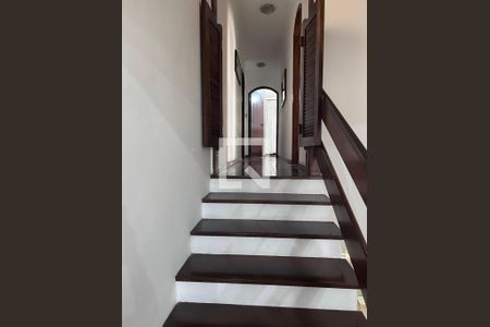 Escada de casa à venda com 4 quartos, 225m² em Vila Humaita, Santo André