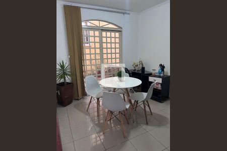 Sala de casa à venda com 4 quartos, 225m² em Vila Humaita, Santo André