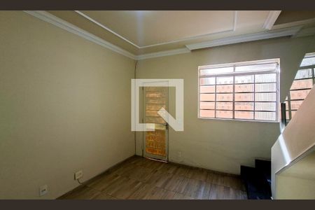 Sala de casa à venda com 2 quartos, 70m² em Santa Ines, Belo Horizonte