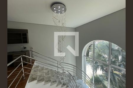 Escada de casa para alugar com 4 quartos, 412m² em Alphaville Residencial Um, Barueri