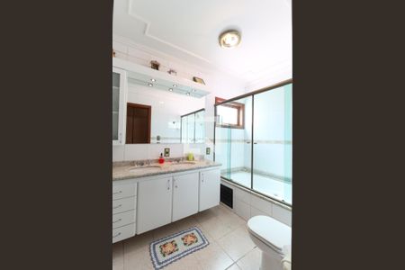 Casa de condomínio à venda com 600m², 6 quartos e 6 vagasBanheiro da Suíte 3