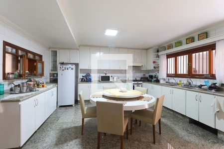 Casa de condomínio à venda com 600m², 6 quartos e 6 vagasCozinha