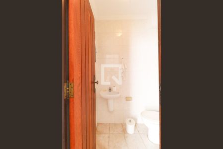 Casa de condomínio à venda com 600m², 6 quartos e 6 vagasBanheiro de Serviço