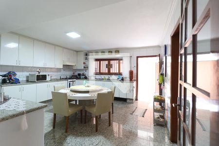 Casa de condomínio à venda com 600m², 6 quartos e 6 vagasCozinha