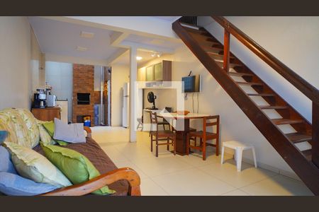 Sala/Cozinha de apartamento para alugar com 2 quartos, 70m² em Canasvieiras, Florianópolis