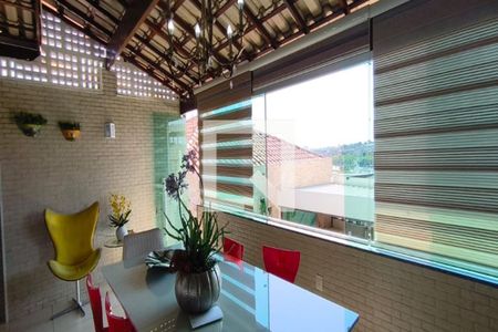 Casa à venda com 3 quartos, 300m² em Palmares, Belo Horizonte
