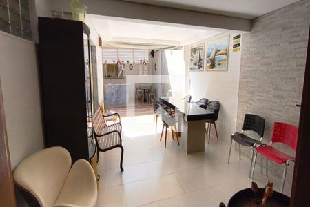 Casa à venda com 3 quartos, 300m² em Palmares, Belo Horizonte