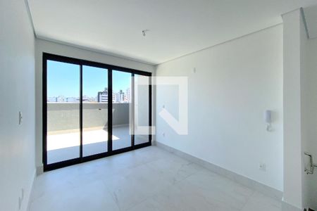 Sala 2 de apartamento à venda com 3 quartos, 115m² em Alto Barroca, Belo Horizonte